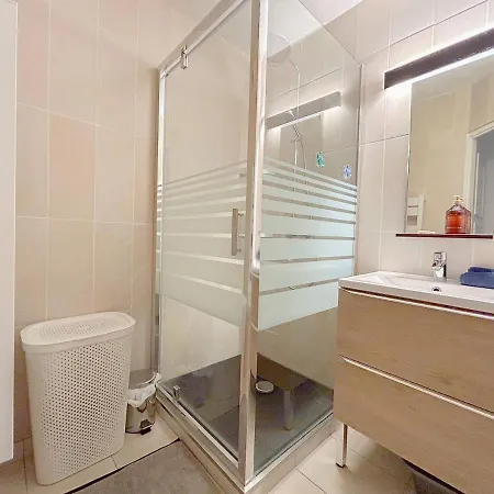 Апартаменты F2 A Avec Terrasse Et Parking *