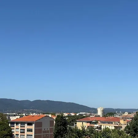 F2 A Avec Terrasse Et Parking *