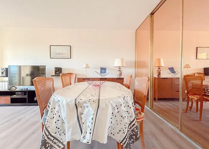 Апартаменты F2 A Avec Terrasse Et Parking *