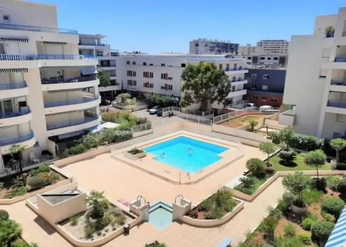 F2 A Avec Terrasse Et Parking